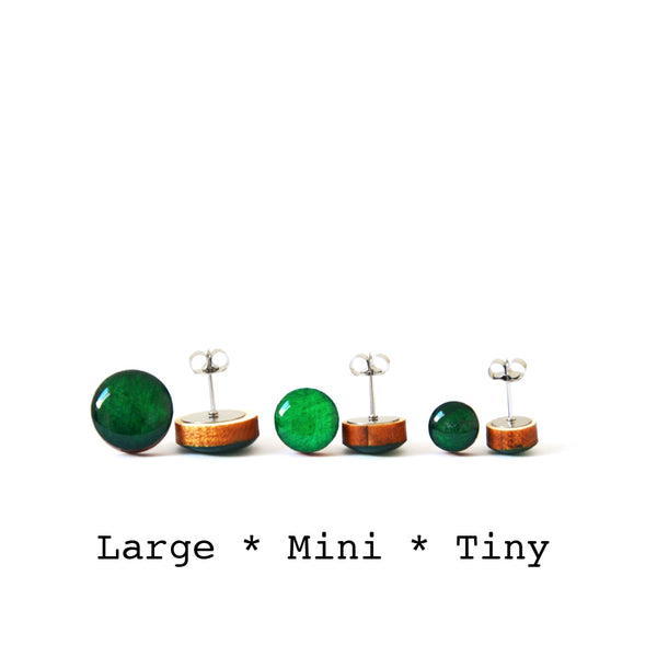 Dot Earrings · Emerald Green