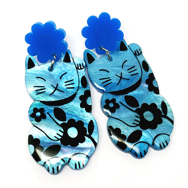 Lucky Cat Earring · Maneki Neko · Bubblegum Blue